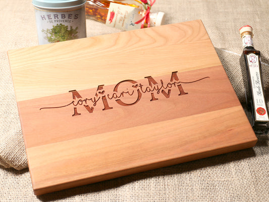 MOM with Children's Names and Hearts- D14